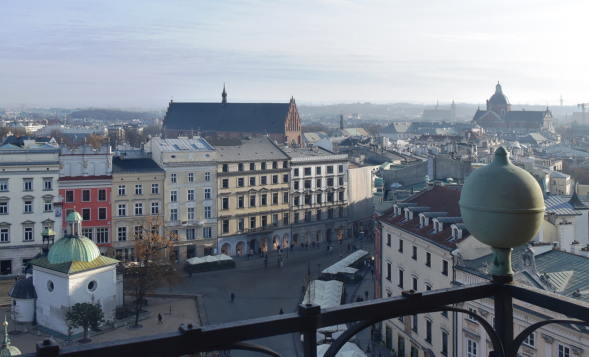 Widok na Stare Miasto w Krakowie z wieży ratuszowej